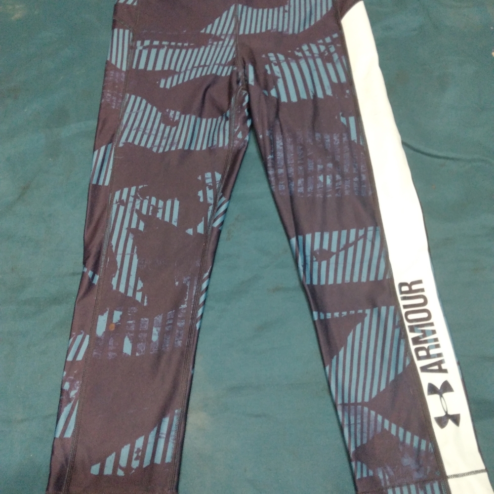 Small women under armour leggings in blue